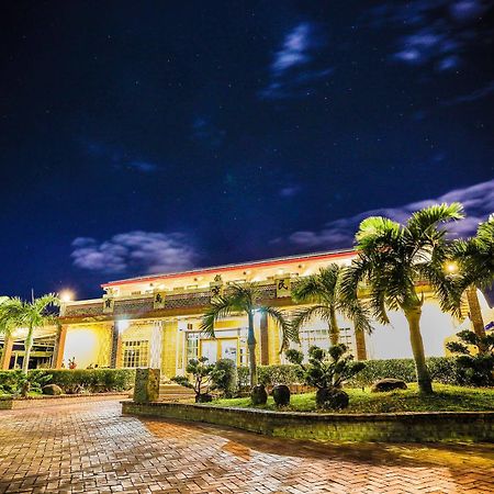 Family Pottery Bed & Breakfast Hengchun Exterior photo