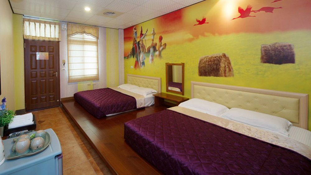 Family Pottery Bed & Breakfast Hengchun Exterior photo